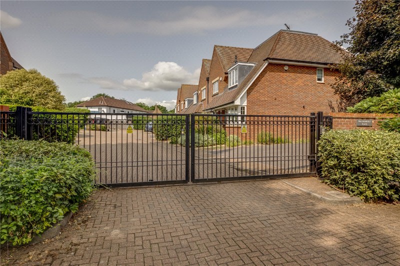 Waldenbury Place, Beaconsfield, Buckinghamshire, HP9