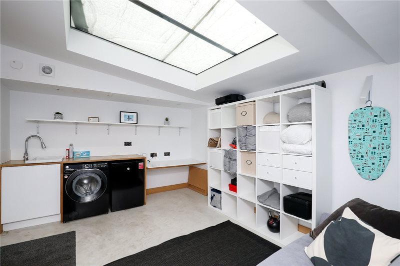 Windmill Road, London, TW8