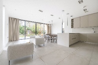 New Wokingham Road, Crowthorne, Berkshire, RG45