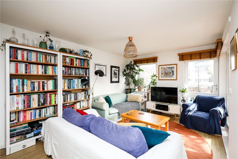 Gunnersbury Lane, London, W3