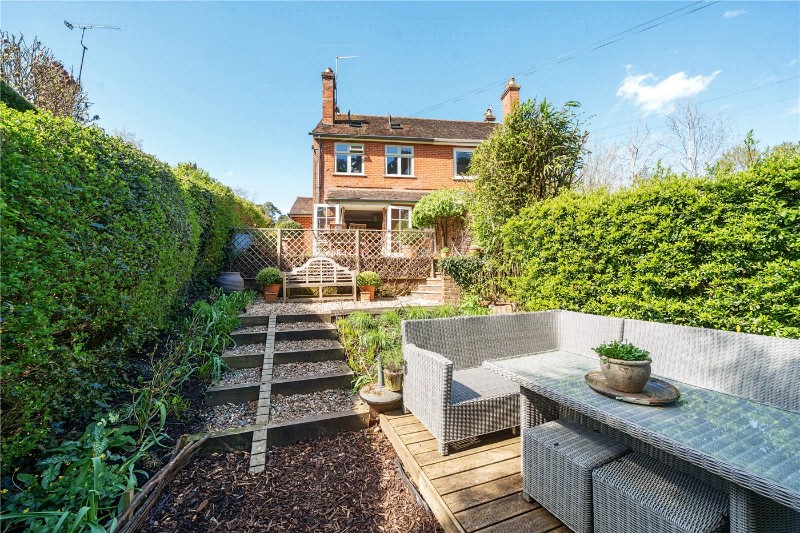 Old Compton Lane, Farnham, Surrey, GU9