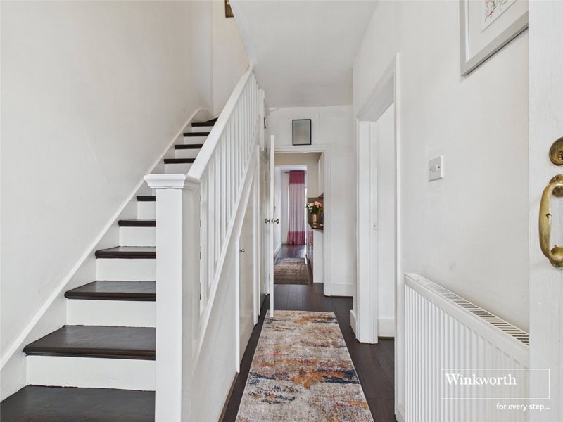Manor Close, Kingsbury, London, NW9
