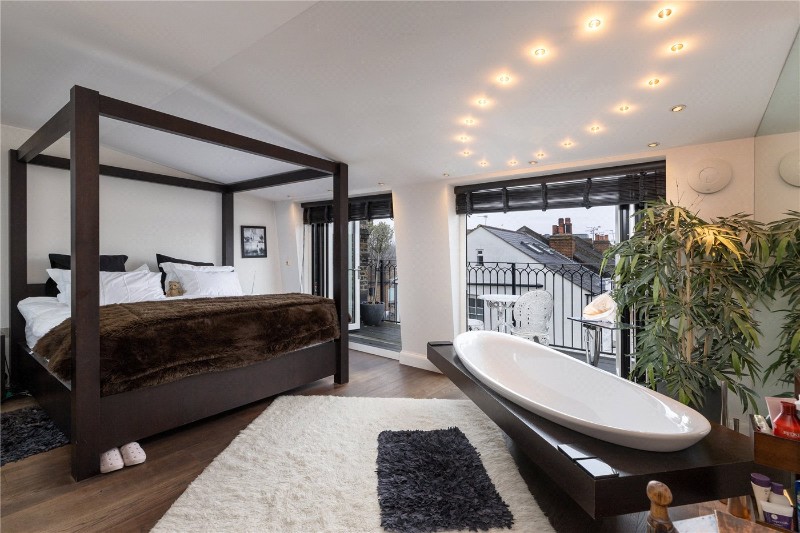 Upper Richmond Road, London, SW15