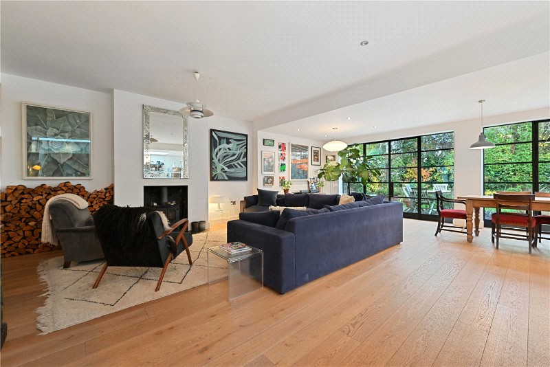 Chelmsford Square, London, NW10