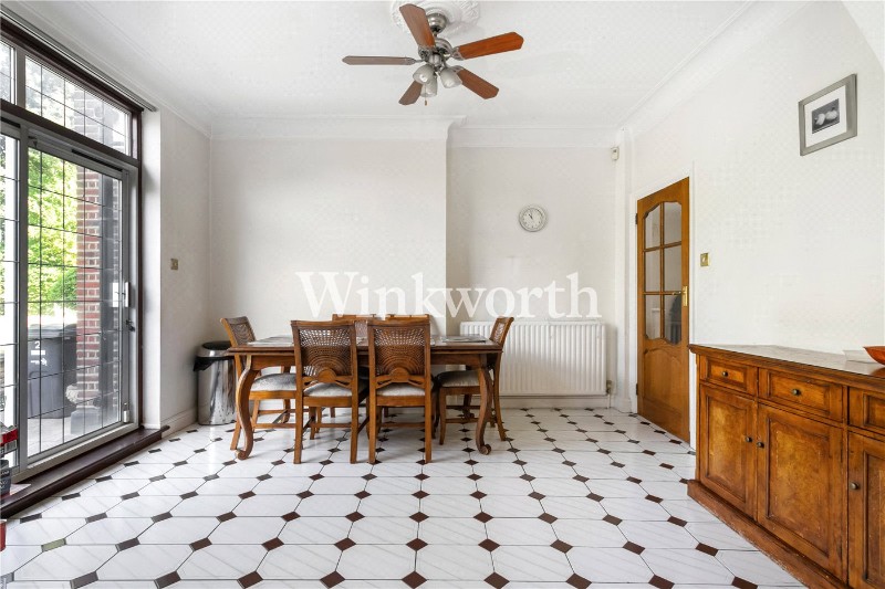 Powys Lane, London, N14