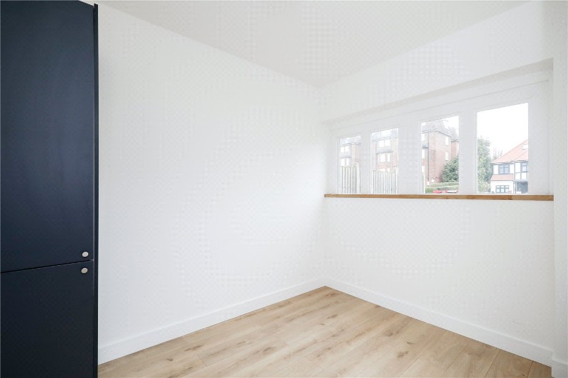 Gunnersbury Avenue, London, W5