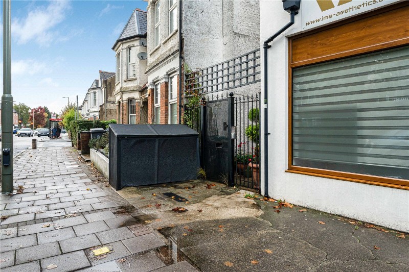 East End Road, East Finchley, London, N2