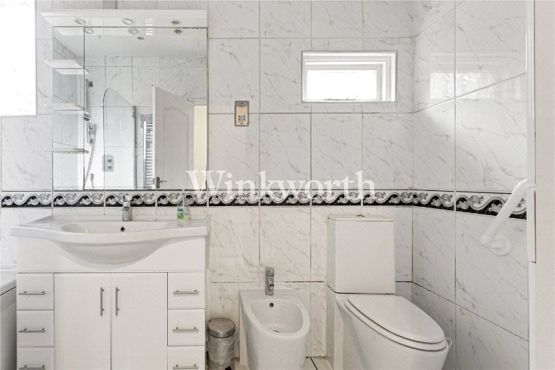 Caversham Avenue, London, N13