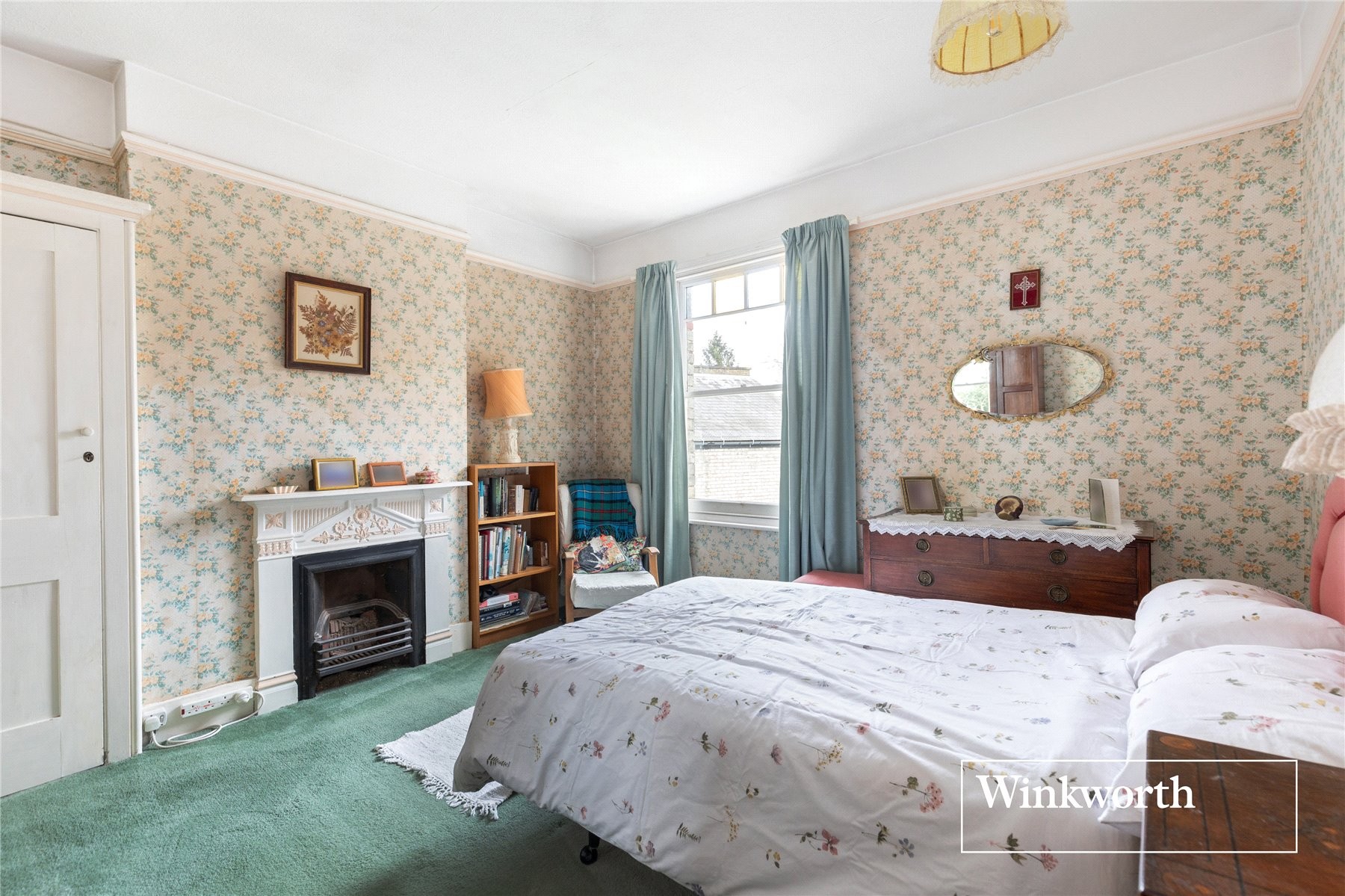 4 bedroom property for sale in Potters Road, New EN5 (Ref