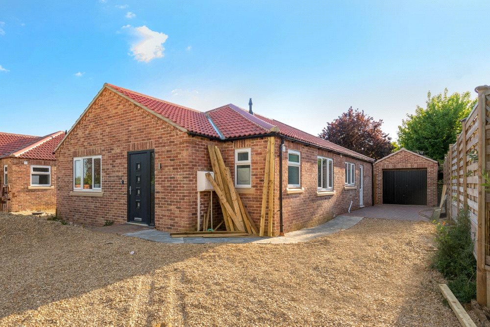 3 bedroom property for sale in Stainfield Road, Hanthorpe, Bourne, PE10