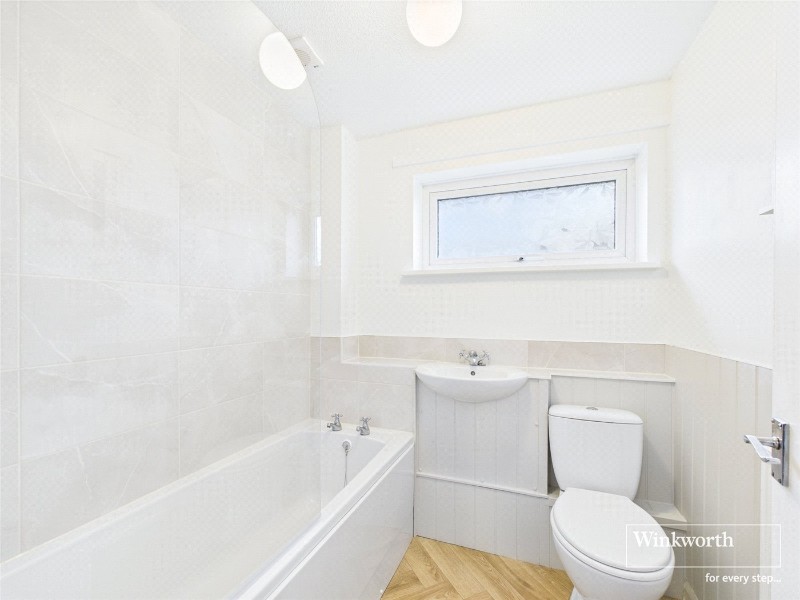 Wiltshire Walk, Tilehurst, Reading, Berkshire, RG31