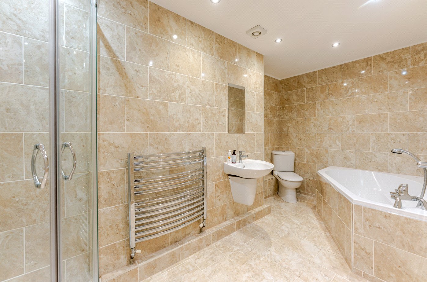 En-Suite Bathroom