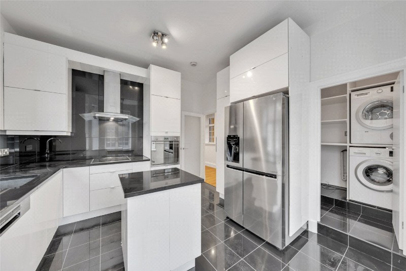 Finchley Road, St John's Wood, London, NW8