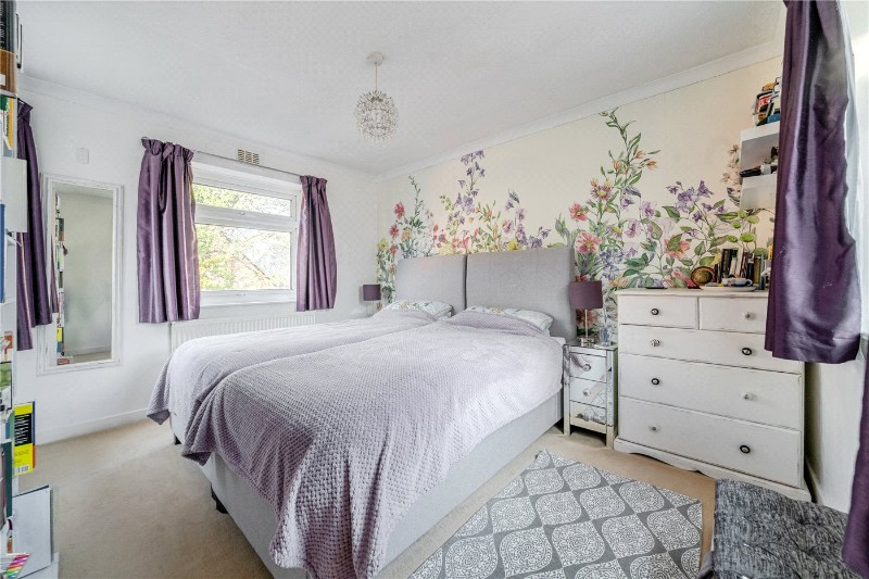 Waterside Close, London, SE16