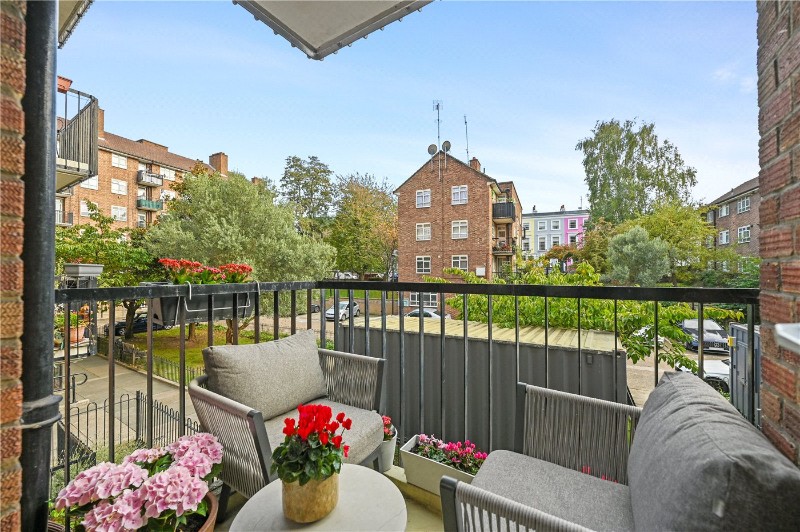 Longlands Court, London, W11