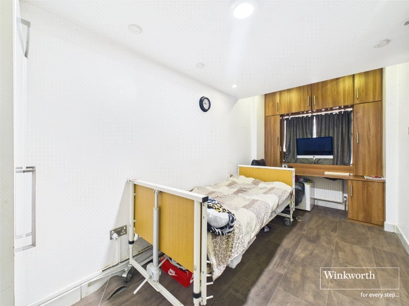 The Greenway, London, NW9