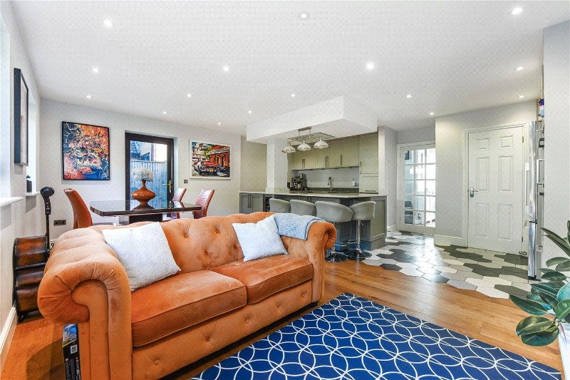 Parliament Place, Winchester, Hampshire, SO22