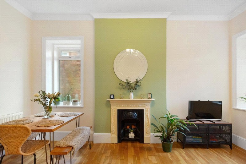 Mowbray Road, London, SE19