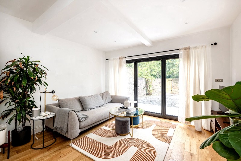 Eynham Road, London, W12