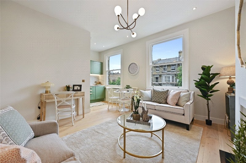St Stephens Avenue, London, W12