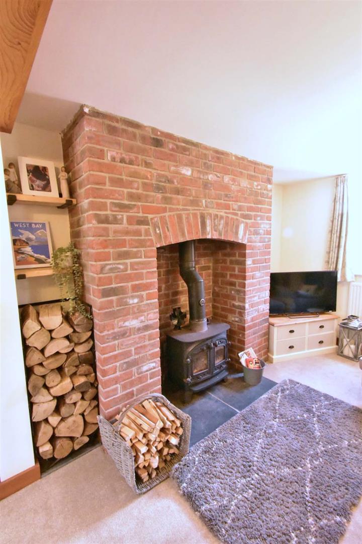 A FIREPLACE PORT 1.J