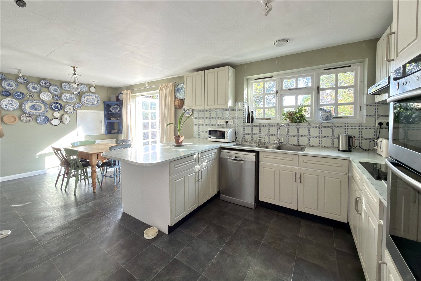 Kitchen/Breakfast
