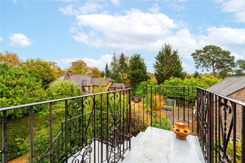 Cobbetts Hill, Weybridge, Surrey, KT13