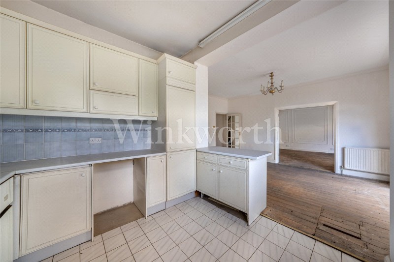 Wayside, London, NW11