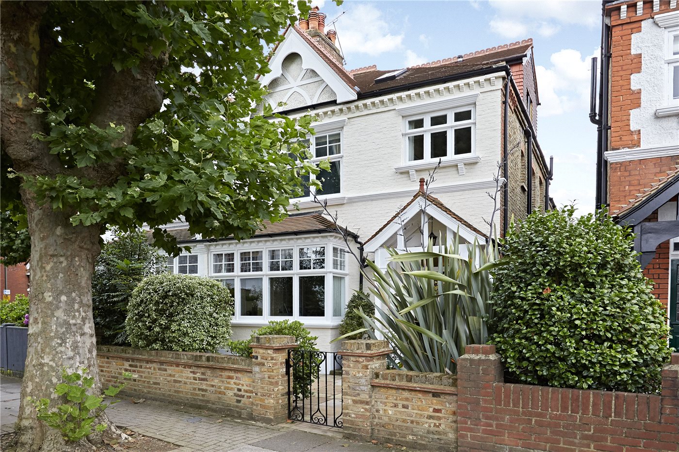 5 bedroom property for sale in Howards Lane, London, SW15 (Ref