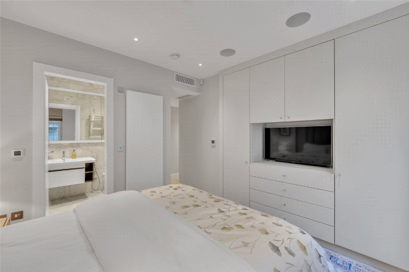 Berkeley Court, Marylebone Road, London, NW1