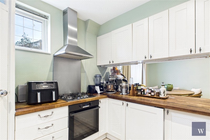 Woodfield Avenue, London, SW16