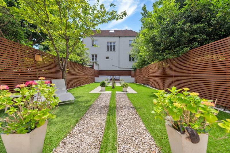 Elgin Avenue, London, W9