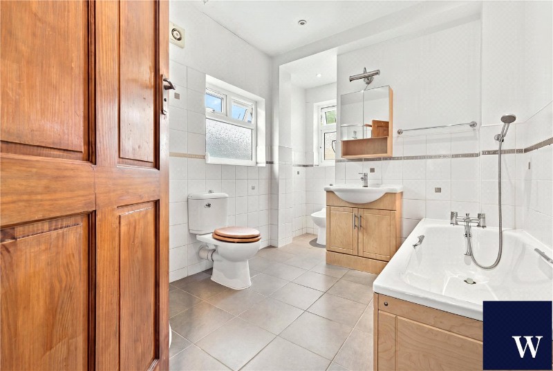West Avenue, West Finchley, London, N3