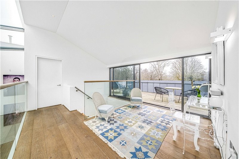 Roedean Crescent, Putney, London, SW15