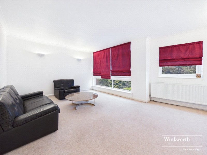 Westchester Drive, Hendon, NW4