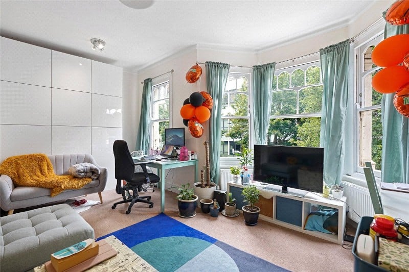 Larden Road, London, W3