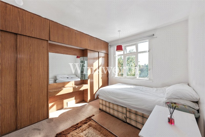 Ash Grove, London, N13