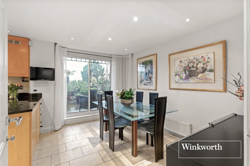 Hendon Lane, Finchley, London, N3