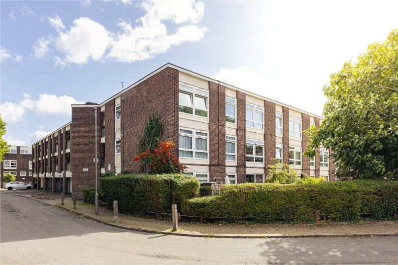 Arnal Crescent, London, SW18