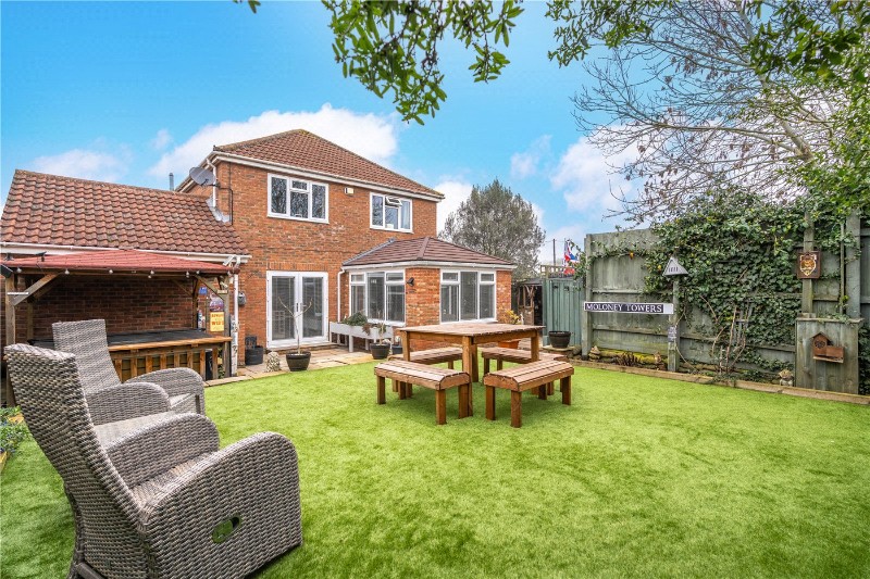 Burmor Close, Bourne, Lincolnshire, PE10