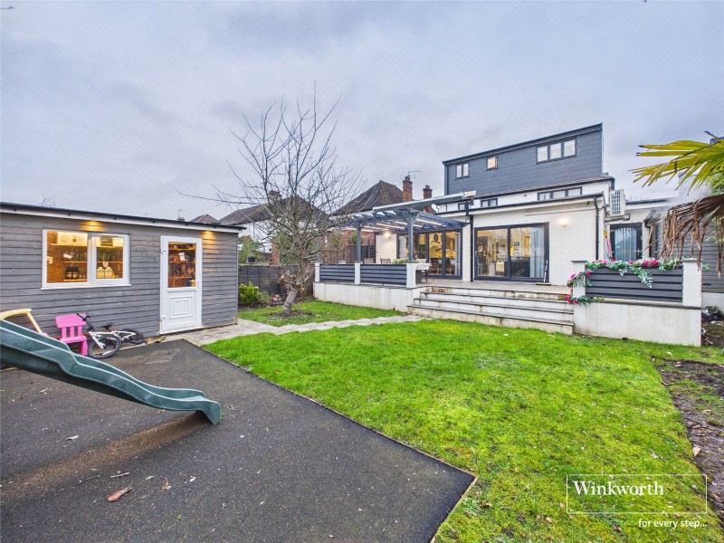 Edgwarebury Lane, Edgware, HA8