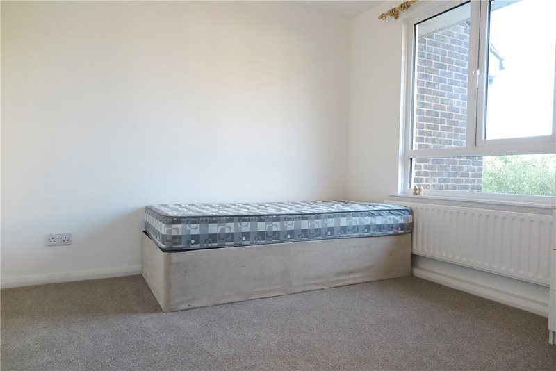 Arthur Close, Farnham, Surrey, GU9