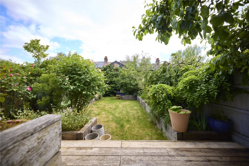 Mildenhall Road, London, E5