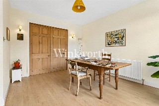 Ashridge Gardens, London, N13