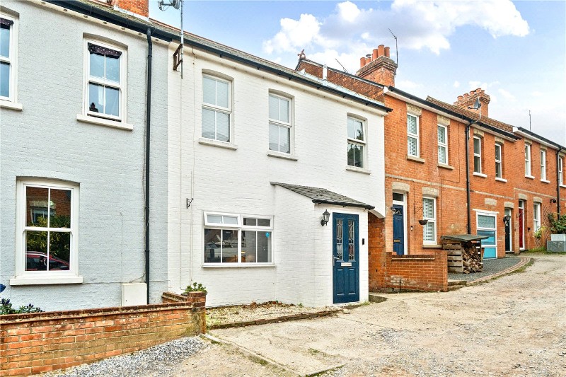 Hillside Lane, Farnham, Surrey, GU9