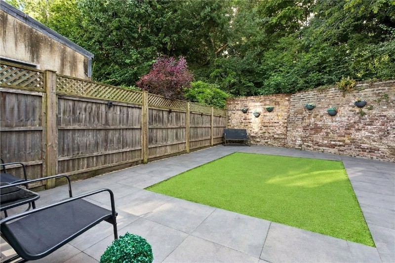 Listria Park, London, N16