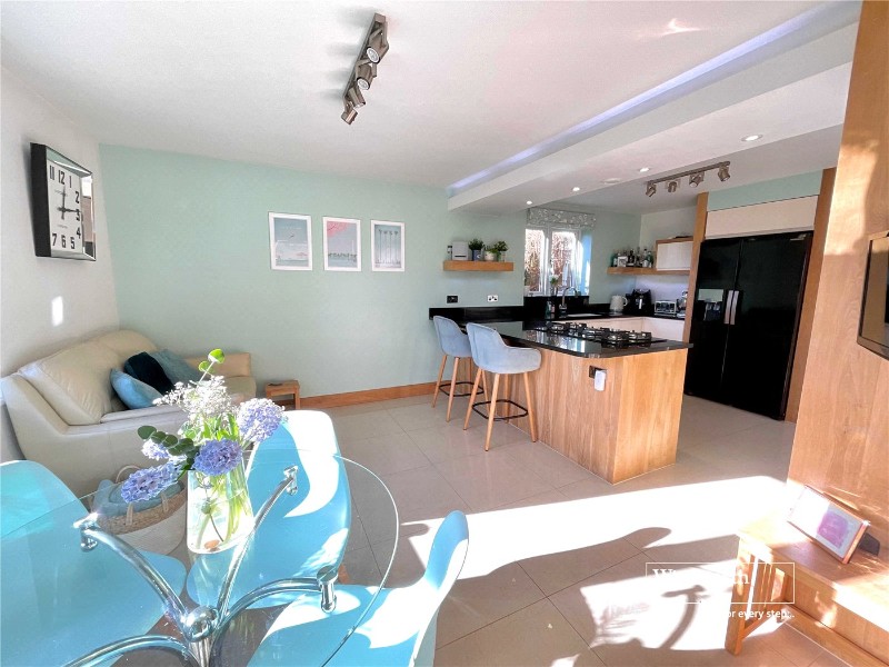 Stuart Road, Highcliffe, Dorset, BH23