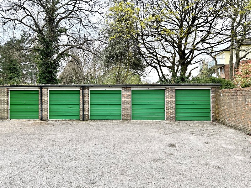 West Cliff Road, Bournemouth, BH4