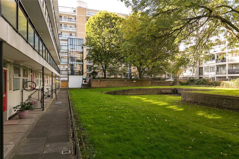 Churchill Gardens, London, SW1V