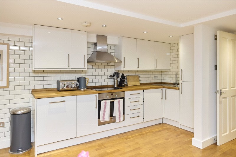 Mildenhall Road, London, E5